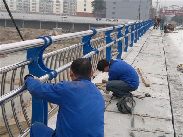 南开不锈钢桥梁护栏除锈维护的重要性及其方法