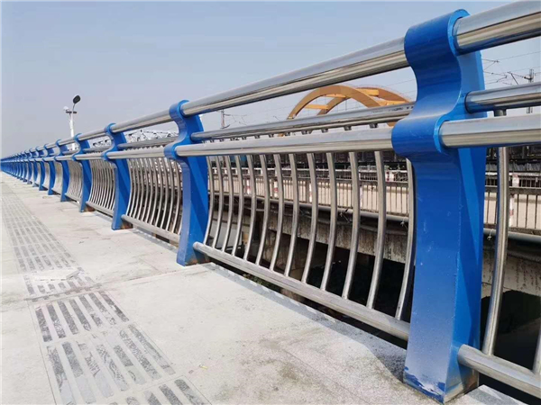 南开304不锈钢复合管护栏的生产工艺揭秘